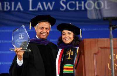 Merilin Castillo presented the Willis L.M. Reese Prize for Excellence in Teaching to Professor Zohar Goshen