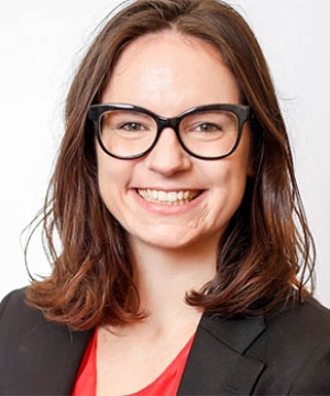Portrait of Anna Dannreuther ’18 LL.M. smiling in business attire